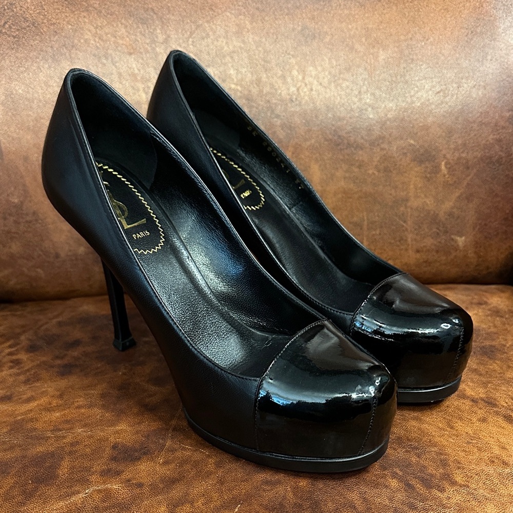 Yves Saint Laurent Tribtoo Black Patent Leather Heels Women’s Size 37